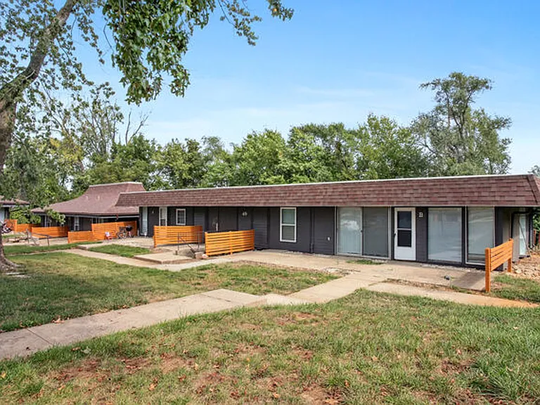 10561 Cypress Ave — Photo 1