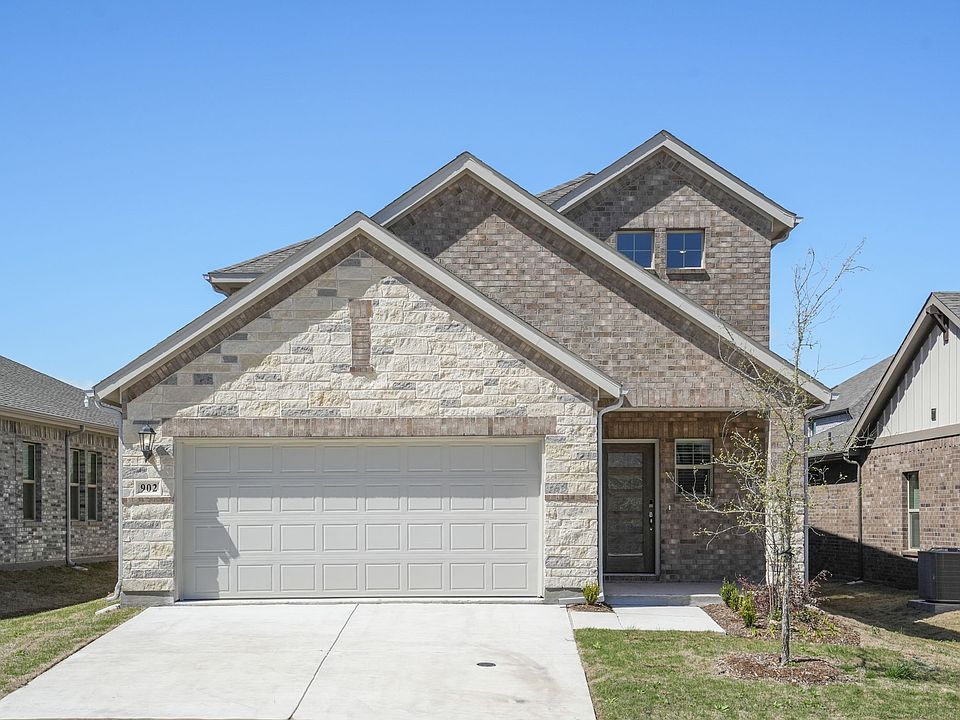 1st image of 902 Rosemary Hill Dr