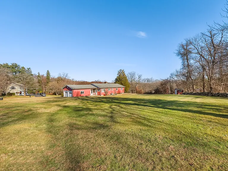 67 Barclay Dr — Photo 1