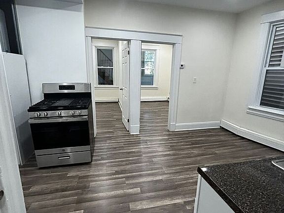 3rd image of 137 Webster Ave APT 2