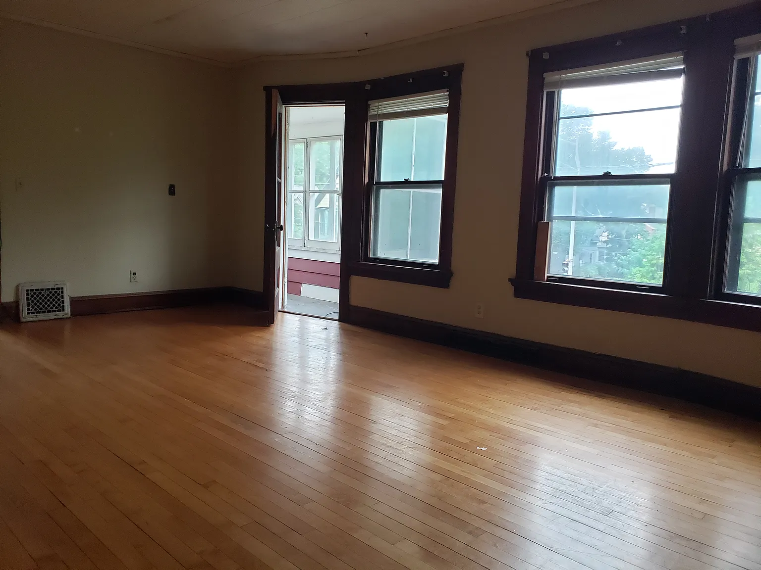 2 bed, 700 sqft, $1,550 — Photo 2