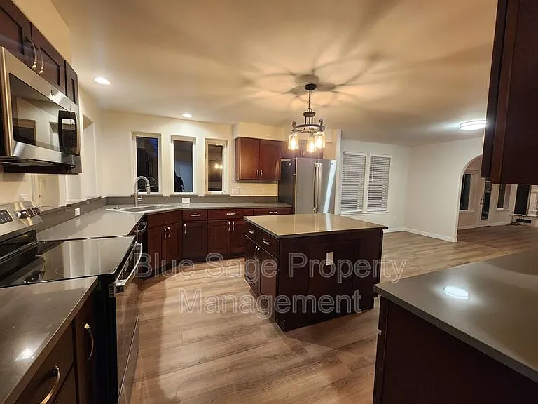 1965 Baker View Dr — Photo 14
