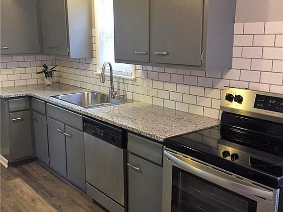4th image of 30 Crisfield Ave
