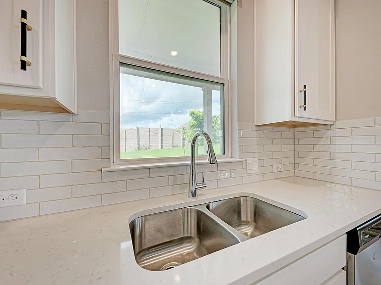 7203 Travertine Spring Dr — Photo 18