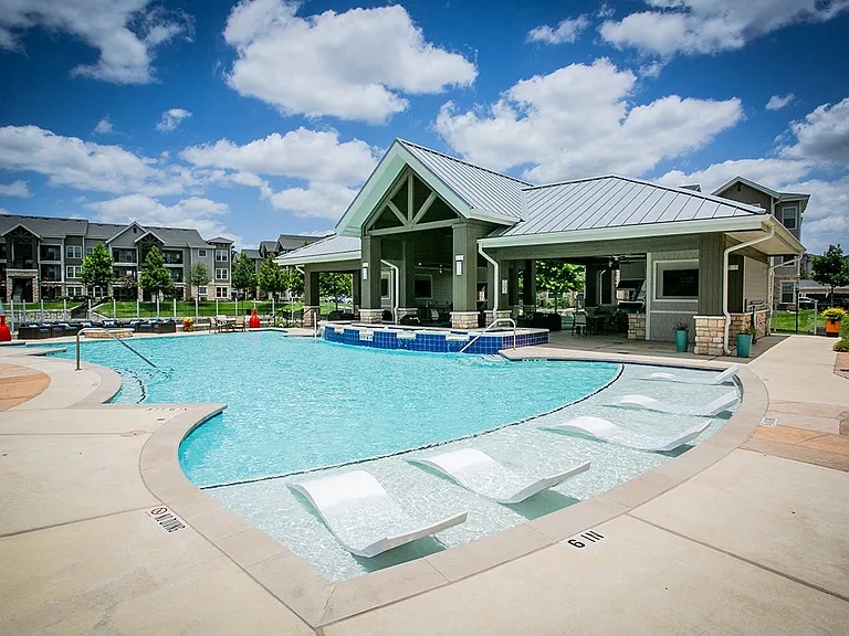 Pool Sunshelf