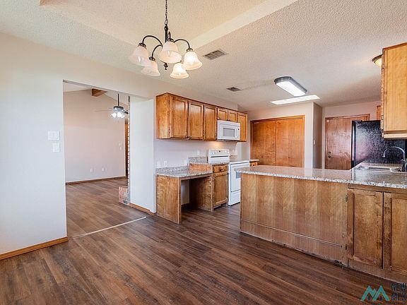 5th image of 1704 Janeway St