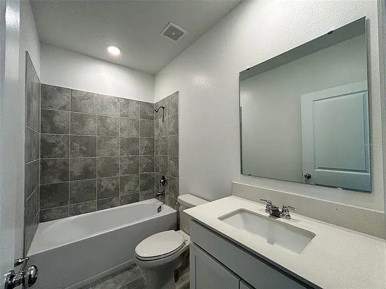 3295 Laurent Loop — Photo 7