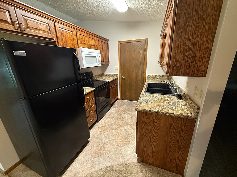 3600 A & B Radcliffe Ter #A — Photo 5