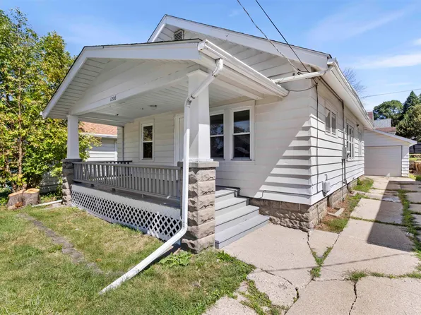 1206 18th St, Rockford, IL 61104