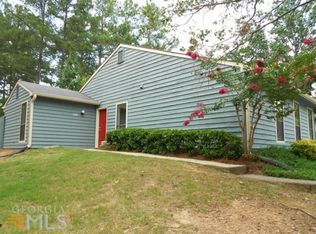 132 Sandalwood Cir, Lawrenceville, GA