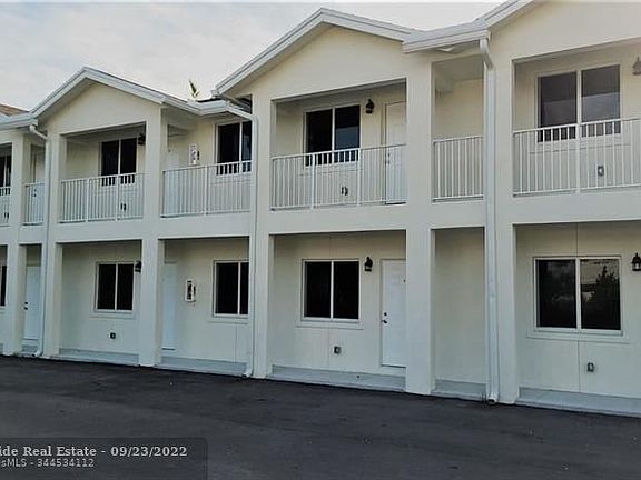 2nd image of 2324 Johnson St #11