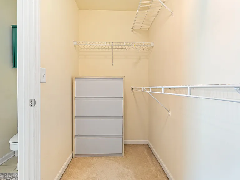 Pecan Knoll Dr — Photo 27