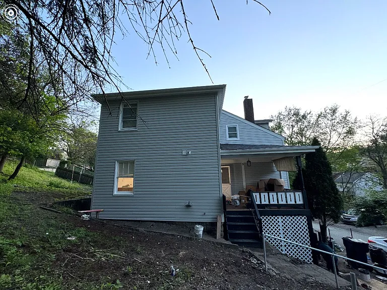 220 Mathilda St — Photo 2