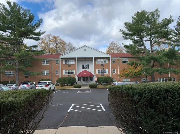 1070 New Haven Ave APT 70, Milford, CT 06460