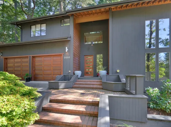 2050 Dogwood Dr, Eugene, OR 97405