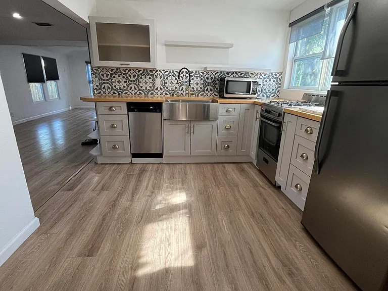 728 Talladega St — Photo 3