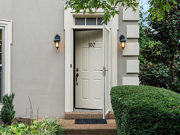 2nd image of 107 Stokeswood Pl