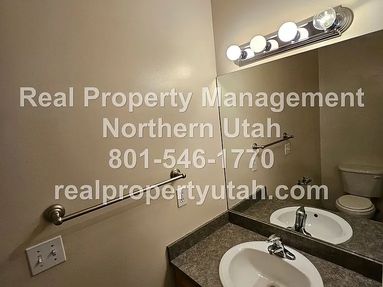 1419 S Blossom Ln — Photo 9