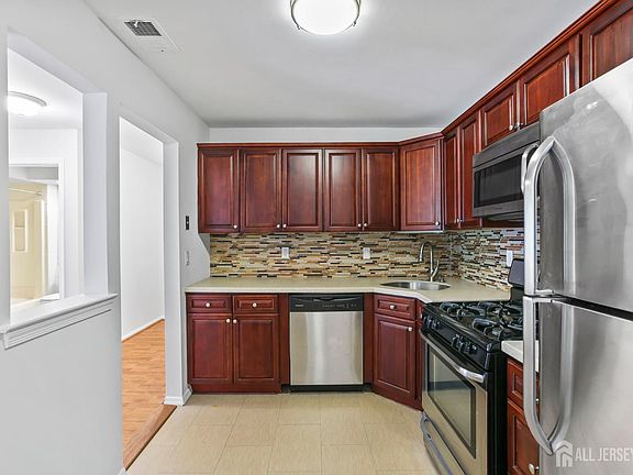 4th image of 1108 Stoneridge Cir