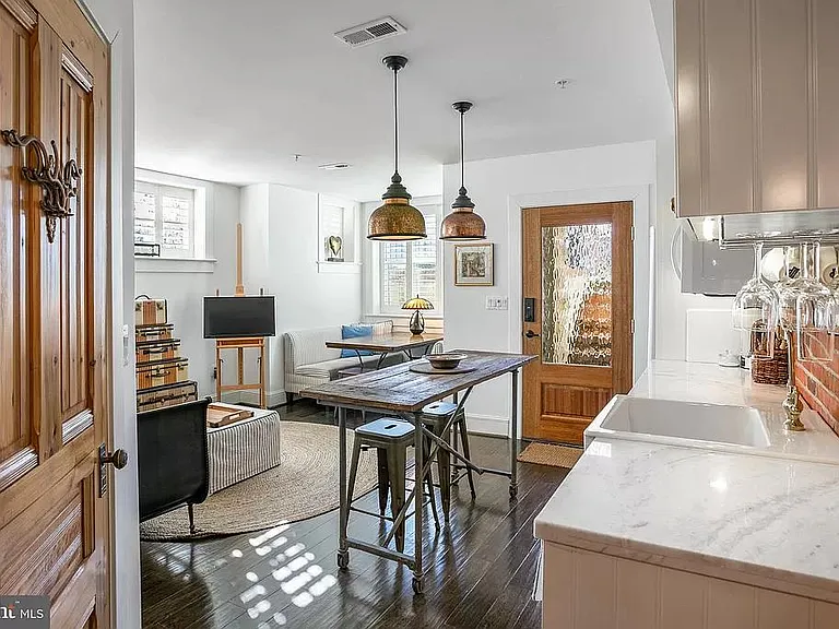 1223 5th St NW #1B — Photo 6