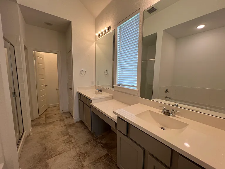 1120 Sheldon Dr — Photo 28