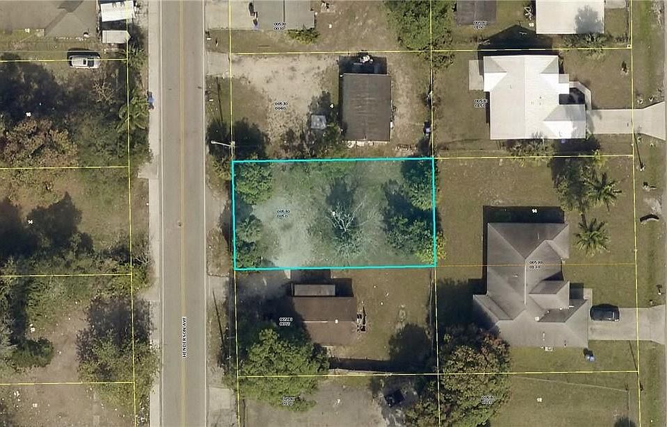 1st image of 2245 Henderson Ave