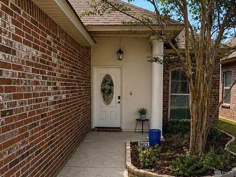 1st image of 9823 Clearlake Ln