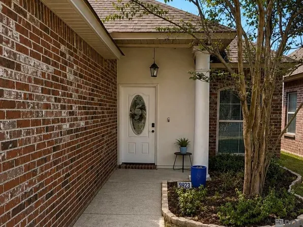 9823 Clearlake Ln, Denham Springs, LA 70726