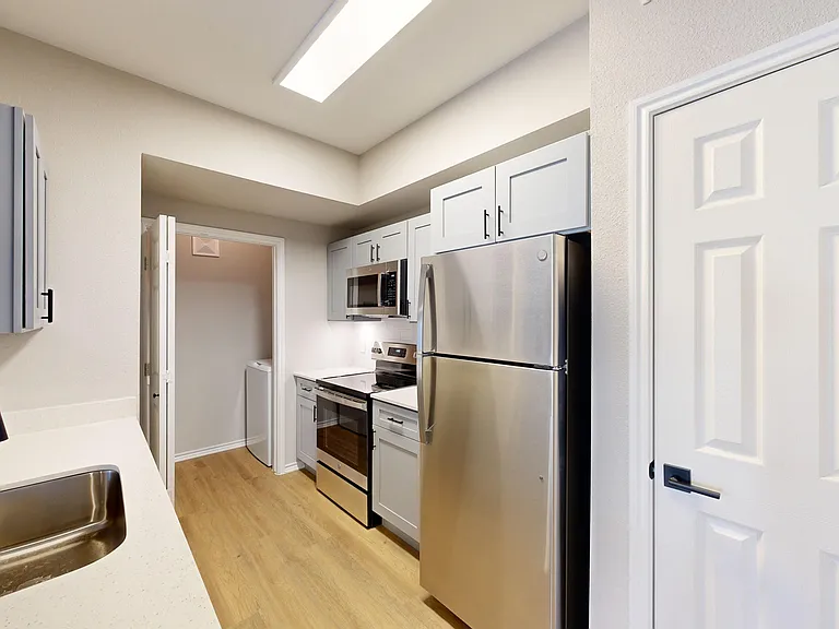 Lakeline Villas — Photo 117