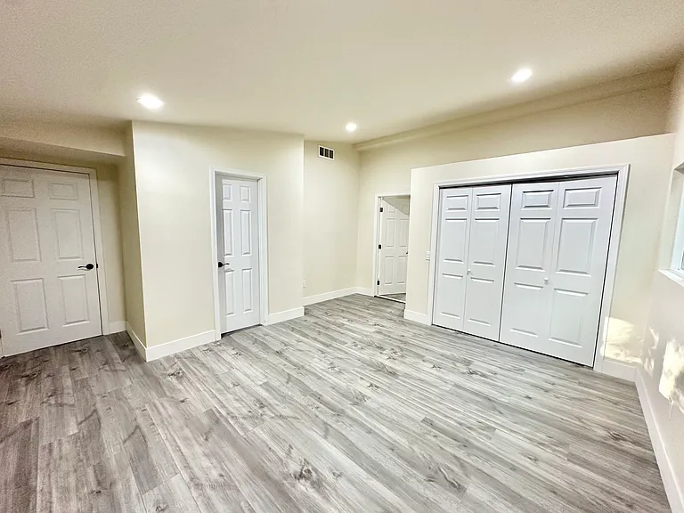 1103 N Maple St — Photo 24