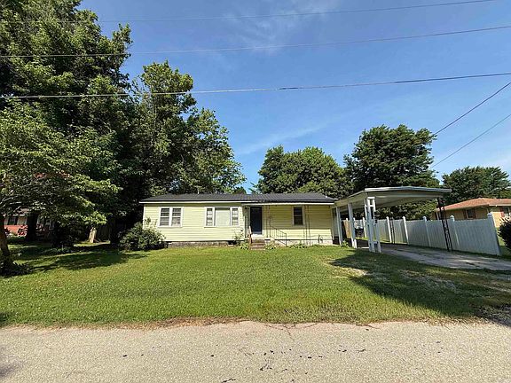 3rd image of 852 Circle Dr
