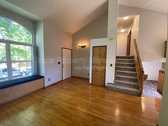 5th image of 13052 Grape Ct