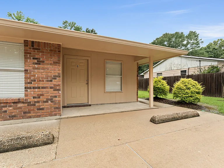 29511 Burns Ln — Photo 2