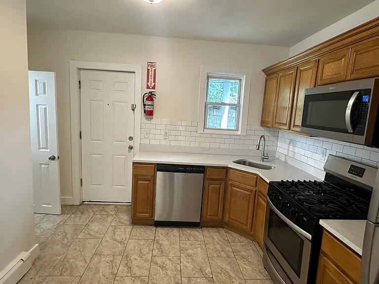 274 Cleveland St #2 — Photo 13