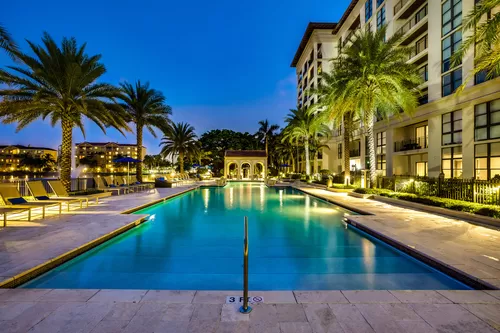 Relax in the evening by the pool - Windsor at Doral