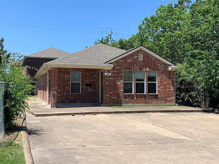 3902 Aspen St — Photo 1