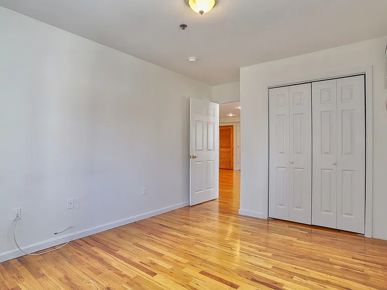 632 Adams St #3 — Photo 12