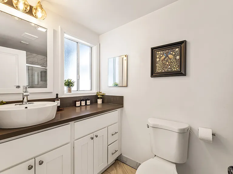5700 Vanalden Ave — Photo 14