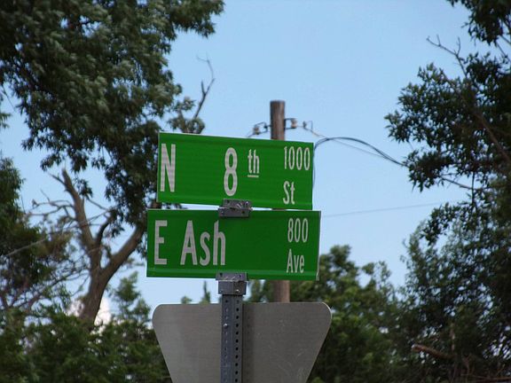 4th image of 725 E Ash Ave