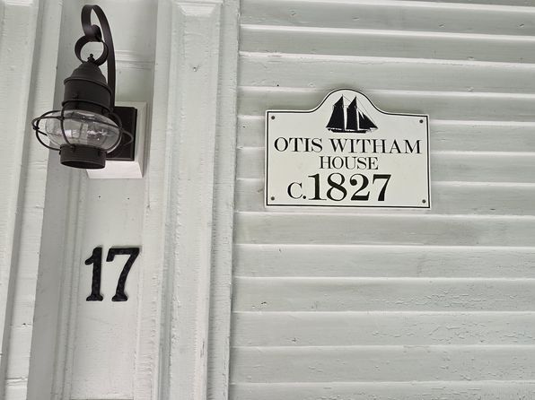 17 Pleasant St #4