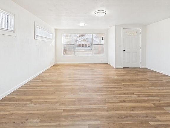 5th image of 409 E 6th St
