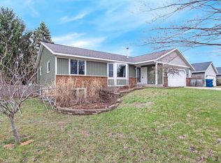 2770 Lark St, Jenison, MI 49428