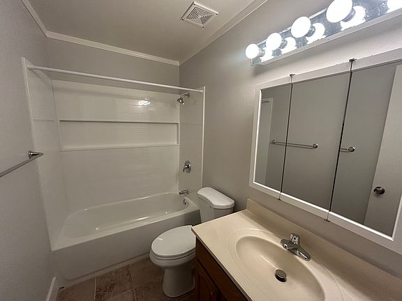 2nd image of 137 Chapman Ct