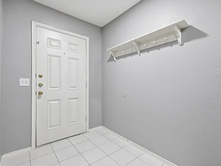 2457 Eagle Mountain Dr — Photo 5