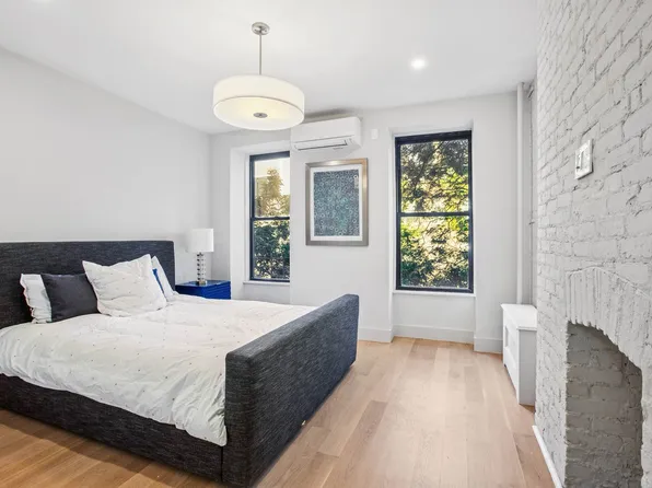 436 West 47th Street image 2 of 6