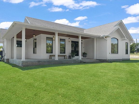 4th image of 946 Burke Rd
