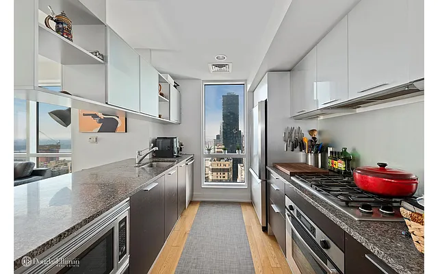 Rented by Douglas Elliman | media 35