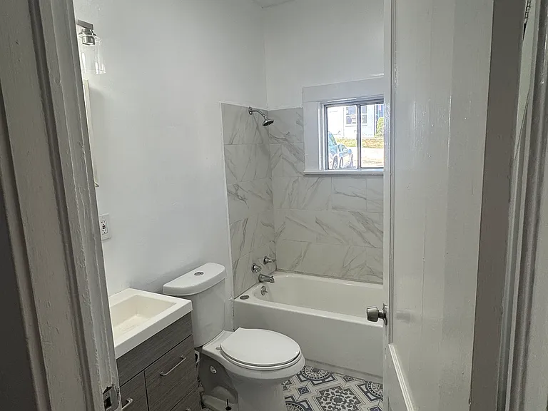 415 Hopkins St SW — Photo 7