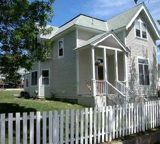 1st image of 203 E Chinook St