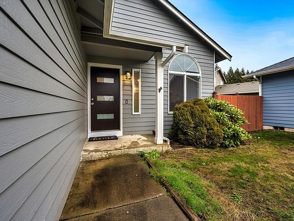 2nd image of 2719 179th Pl NE